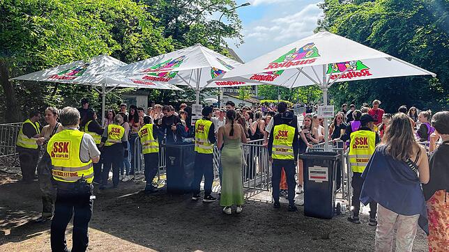 Bild 28: Gute Laune und ein volles Stadion beim zweiten Tag des Campus-Festivals 2023