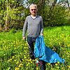 Rudolf Reim mit Zange und Müllsack im Warenbachtal. Eine saubere Umwelt liegt dem Villinger am Herzen. Das Projekt Landschaftspaten geht ...