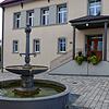 Das Haus der Vereine in Thalheim wird in Zukunft mit einer Wärmepumpe beheizt. Aus dem Anschluss an das Nahwärmenetz wird es nichts. ...