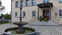Das Haus der Vereine in Thalheim wird in Zukunft mit einer Wärmepumpe beheizt. Aus dem Anschluss an das Nahwärmenetz wird es nichts. ...