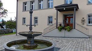 Das Haus der Vereine in Thalheim wird in Zukunft mit einer Wärmepumpe beheizt. Aus dem Anschluss an das Nahwärmenetz wird es nichts. ...