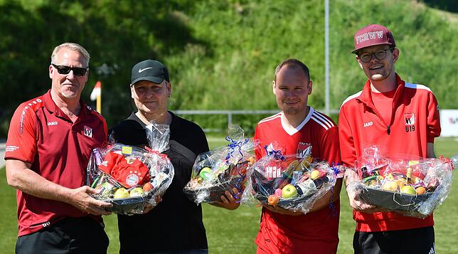 Bild 3: FC RW Weilheim rettet sich dank eines 11:2-Sieges gegen die Spvgg. Brennet-Öflingen &ndash; und wir haben Bilder!