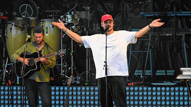 Bild 26: Alvaro Soler in Friedrichshafen: Konzert begeistert Besucher am Seeufer (Teil 2)