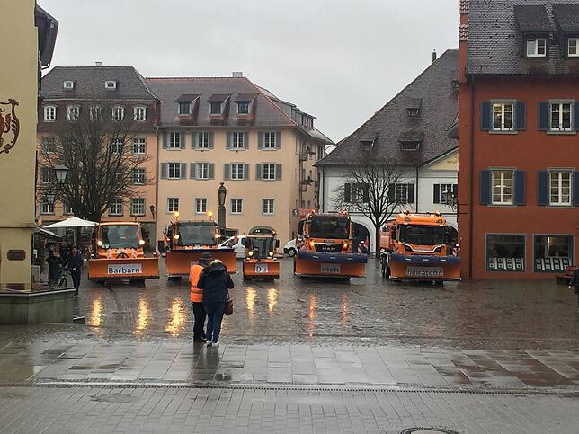 "Barbara , willst du mich heiraten?", stand auf den Schaufeln der fünf Räumfahrzeuge.