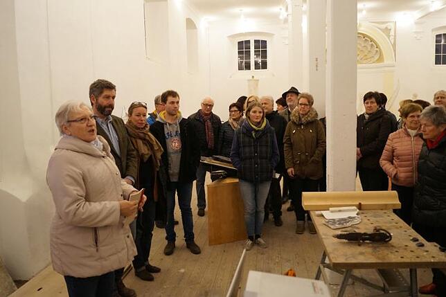 Das Interesse der Bürger am Fortschritt der Sanierungsarbeiten im Marstall ist ungebrochen. Rosemarie Hüglin, Leiterin des ...