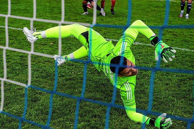 Bild 10: FC Schlüchttal gewinnt Spitzenspiel gegen SV Blau-Weiß Murg mit 2:1 &ndash; und wir haben Bilder!