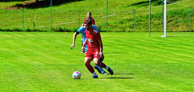 Bild 8: VfR Bad Bellingen müht sich zu einem 3:1 beim SV Buch &ndash; und wir haben Bilder!