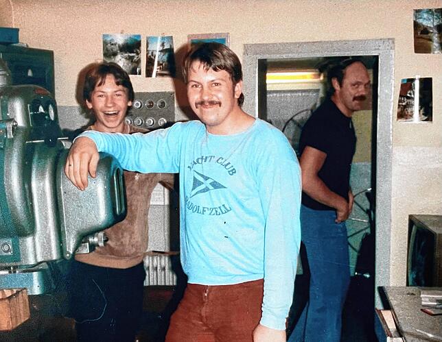 Schon vor 40 Jahren standen sie im Bildwerferraum des Universum: Uwe Kemmer (v.l.), sein Bruder Dieter Kemmer und Dieter Bretzke. Der ...