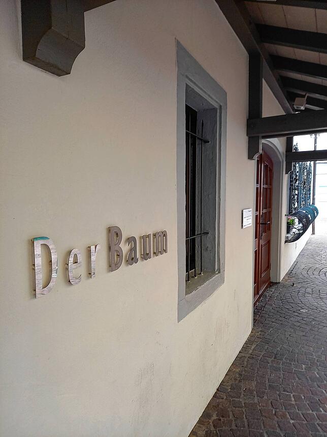 Entsprechende Gerüchte gehen schon länger durch Radolfzell. Schon an Fastnacht hatte „Der Baum“ überraschend geschlossen. Im ...