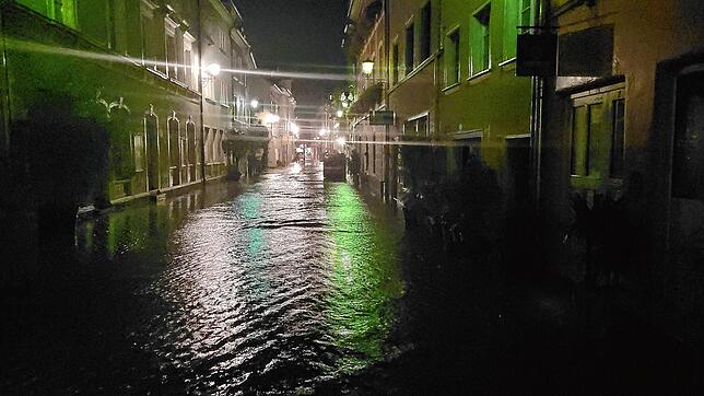 Bild 9: Starkregen setzt Überlingen unter Wasser