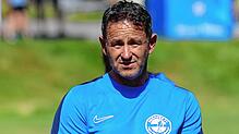 Javier Martin, der Trainer des Hegauer FV, und sein Team müssen eine 0:3-Niederlage gegen effizientere Dettingen-Dingelsdorfer hinnehmen.