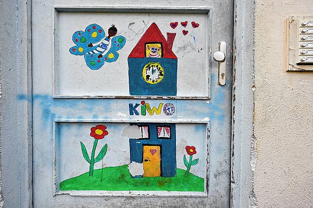 Die Haustür zur Kinderwohnung in der Schlesierstraße.