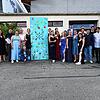 Vor der Hilzinger Hegau-Halle haben sich Abschlussschüler der Peter-Thumb-Gemeinschaftsschule zum gemeinsamen Gruppenbild aufgestellt.