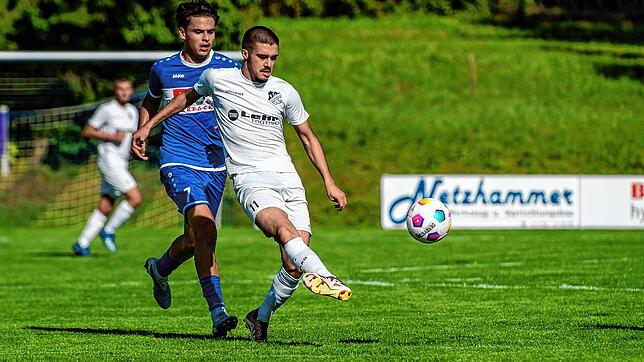 Bezirksliga Hochrhein, 3. Spieltag 2023/24 FC Erzingen &ndash; FC Schönau, 3:0Abdul Demirdal vs Yasin Demirci