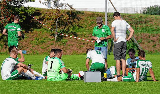 Bild 12: Aufsteiger SV Waldhaus gewinnt gegen den FC Grießen mit 2:1 &ndash; und wir haben die Bilder!