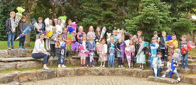 Die Erstklässler der Grundschule Pfohren mit Lehrerin Ulrike Denzel.