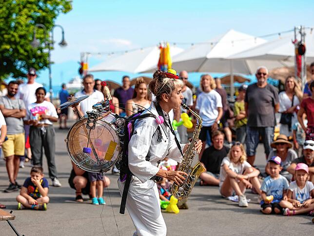 Bild 24: Kulturufer in Friedrichshafen: Buntes Treiben am Tag (Teil 2)
