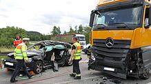 Bild : 27-Jähriger stirbt bei Vorfahrtsunfall auf der B311 bei Geisingen