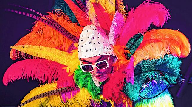Die Elton-John-Tribute-Band Eltonology eröffnet die Kulturnacht am Samstag um 18.15 Uhr, leider wohl im Regen, wenn die Prognosen zutreffen.