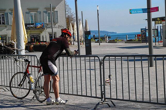 Fahrradfahrer aus der Region unternehmen normalerweise gerne einen Ausflug nach Überlingen an die Uferpromenade. Diese ist im ersten ...