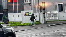 Lukrativ: Seit Juli 2024 ist die Tempomesssäule in der Schulhausstraße aktiv und hat die Anschaffungskosten in den ersten sechs Monaten ...