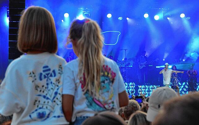 Bild 3: Feiern, Spaß und Laune beim dritten Konzertabend des Markdorf Open-Air 2025