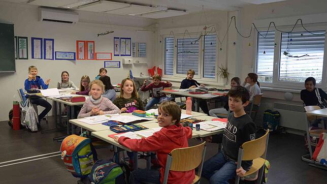 Wie funktioniert Unterricht im Container: Die Klasse 4a hat sich gut eingerichtet. Die Grundschule Leimbach lädt am Samstag, 23. März, ...