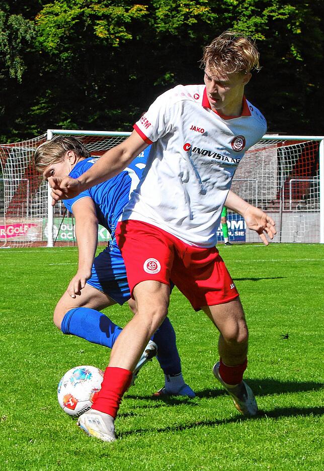 Bild 8: Rasantes 2:2 zwischen SC Pfullendorf und 1. FC Rielasingen-Arlen. Wir waren mit der Kamera dabei!