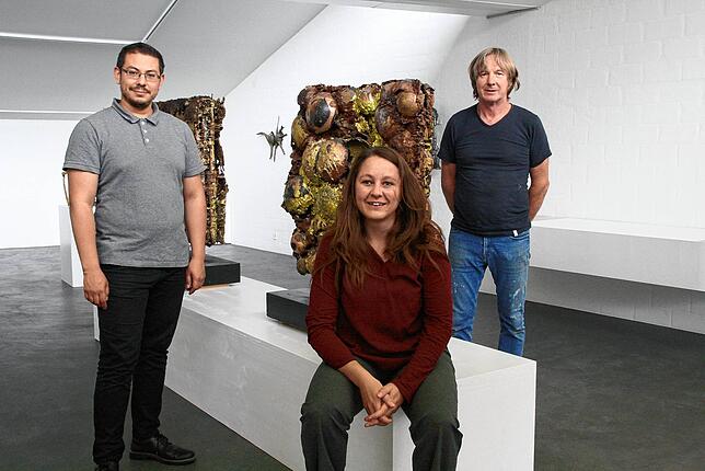 Die Leitung des Rehmann-Museums (von links): Kurator Tyrone Richards, Geschäftsführerin Patrizia Solombrino und Rehmanns langjähriger ...