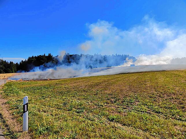 Großflächig war dieses Feld nahe der Straßenmeisterei in Segeten in Brand geraten.