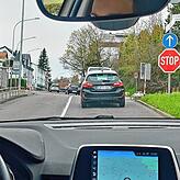 Hätten Sie es richtig gemacht? An dieser Stelle fallen besonders viele Konstanzer Fahrschüler durch die praktische Prüfung. Stoppstelle ...