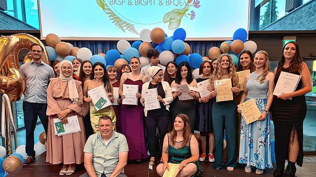 Fünf sozialpädagogische Klassen der Justus-von-Liebig-Schule haben ihren Schulabschluss gefeiert, im Bild die Klasse BKSPIT32.