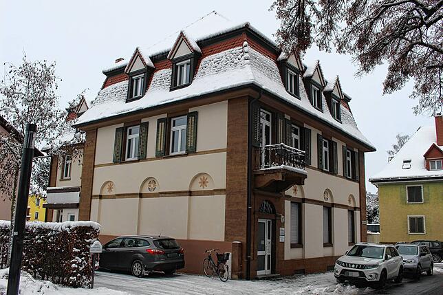 An der Donauhalle 5 – dieses Gebäude direkt gegenüber der Donauhallen wird das neue Domizil des Guckloch-Kinos.