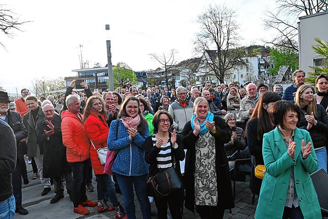 Bild 8: Bilder vom Wahlsieg von Christoph Stolz bei der Bürgermeisterwahl in Bodman-Ludwigshafen (1)
