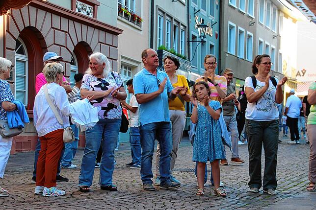 Bild 22: Bilder von „Tiengen klingt“ und der Eröffnung der Freiluftausstellung LuftArt.