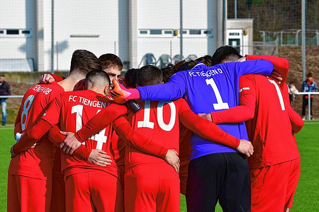 Bild 1: FC Tiengen 08 dreht die Partie zum 2:1-Sieg gegen den FC RW Weilheim &ndash; und wir haben Bilder!