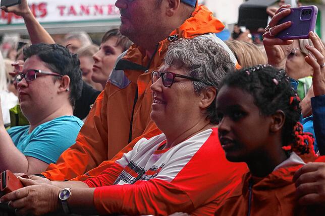 Bild 24: 2200 Fans feiern mit Kerstin Ott auf dem Schlossplatz