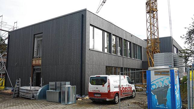Noch ist die Kita am Schättlisberg in Überlingen eine Baustelle. Wenn alles nach Plan läuft, sollen hier im Februar 2025 die ersten ...