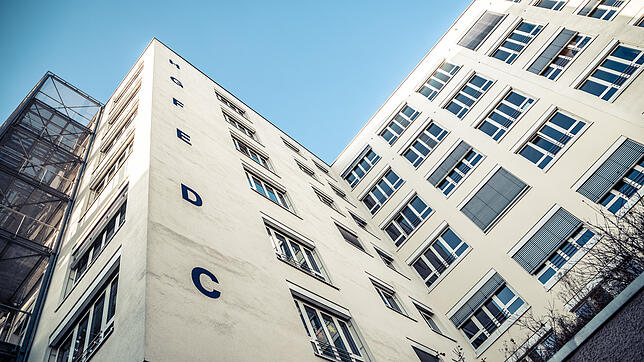 Das Klinikum rund ein Jahr nach dem Brand auf Ebene G. Nichts erinnert mehr an das tödliche Feuer.