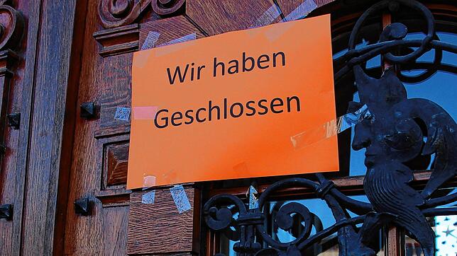 Absagen, wo man hinsieht: Nicht nur die Stadtbibliothek hat ab sofort geschlossen, auch im Theater und bei den Vereine finden viele ...