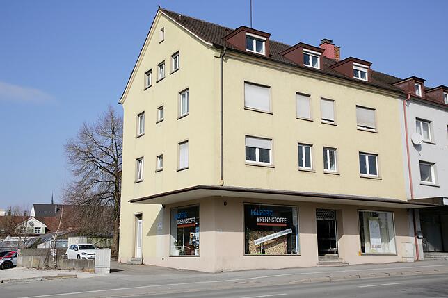 In der Bahnhofstraße 3 haben Familien und alleinstehende Frauen Zuflucht gefunden. Eine neue Unterkunft speziell für Frauen und ...