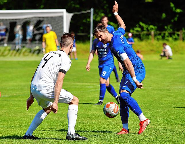 Bild 3: Enttäuschte Radolfzeller, jubelnde Villinger: Die besten Bilder vom Showdown in der Verbandsliga