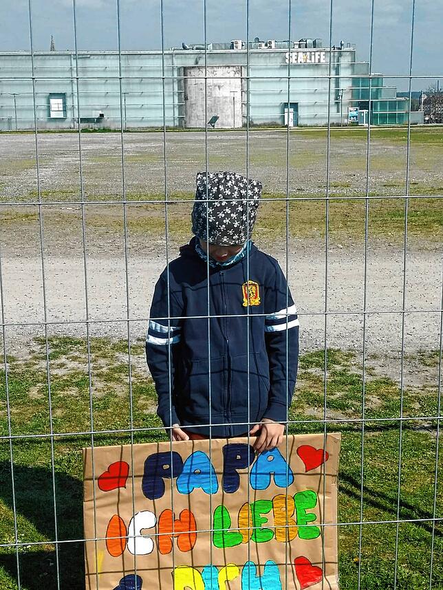 Bild 2: Ruf nach Lockerung für Paare und enge Familienangehörige an der Grenze wird immer lauter