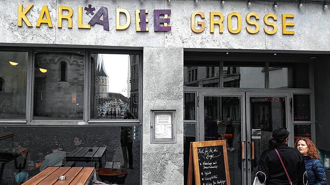 Gendern mit Pfiff: Aus dem bekannten Kulturzentrum &bdquo;Karl der Grosse&ldquo; wurde &bdquo;Karla die Grosse&ldquo;. Das Lokal ...