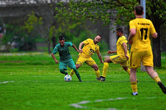 Bild 5: SV Schwörstadt unterliegt mit 1:5 bei der SG Nollingen/Degerfelden – und wir haben Fotos!