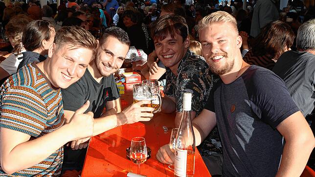 Bild 32: Gute Stimmung beim Hafenfest! Am Wochenende geht es in Staad nochmal rund