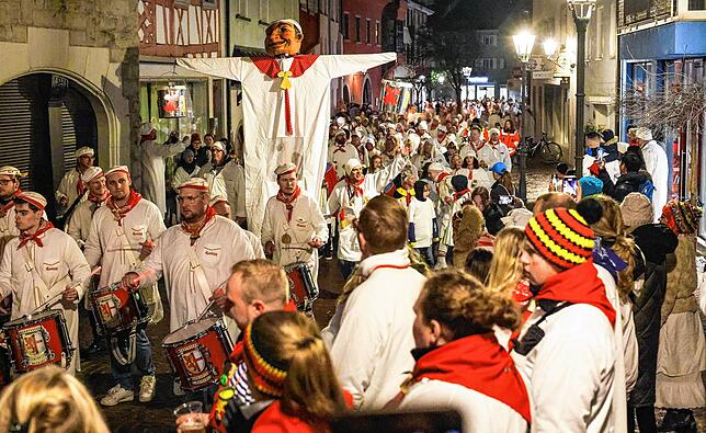 Bild 1: Alle Bilder, Videos und Erinnerungen: So schön war die Fasnacht 2024 in Radolfzell und auf der Höri