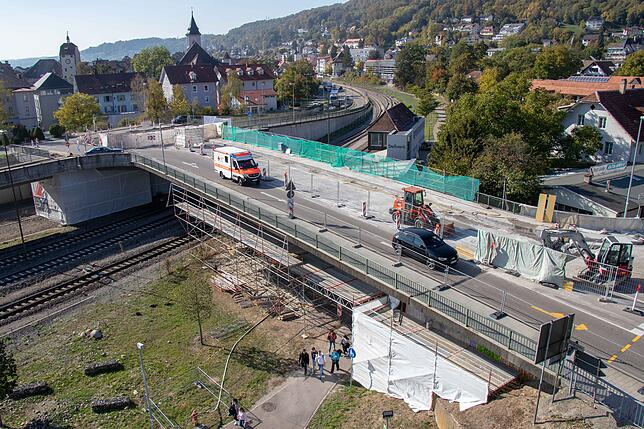Die vor 46&nbsp;Jahren gebaute Kolpingbrücke in Waldshut ist in einem deutlich maroderen Zustand als ursprünglich angenommen. Deshalb ...