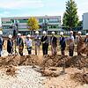 Festakt zum Baubeginn: Auf dem Schulcampus in Überlingen entsteht eine neue Sporthalle. Baubeginn war im Sommer, im September war ...