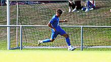 Douglas Knappe (VfR Stockach) trifft gleich doppelt für seine Mannschaft. Am Ende gewann diese die Partie gegen den FC Schonach mit 4:1.